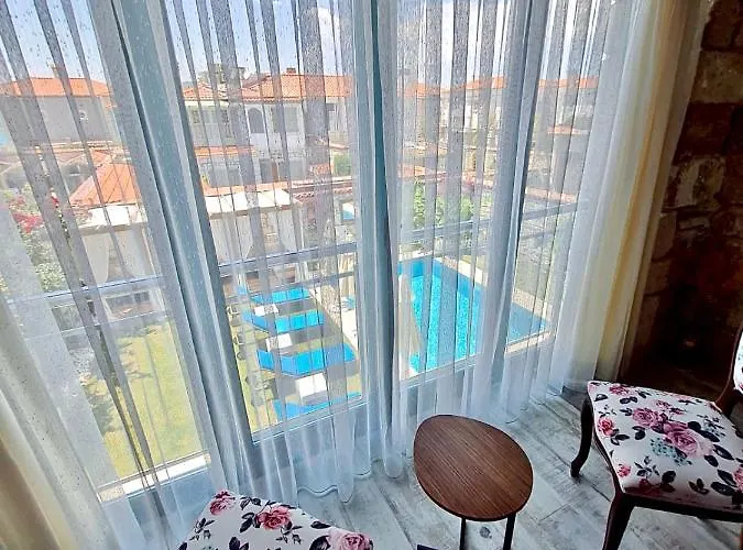 Windmill לינה וארוחת בוקר 4*